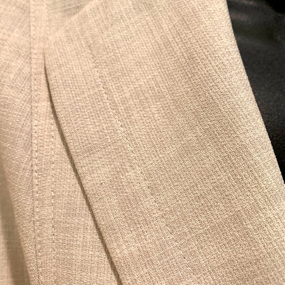 Kasper linen look belted blazer jacket, size 10 Petite - Picture 3 of 5